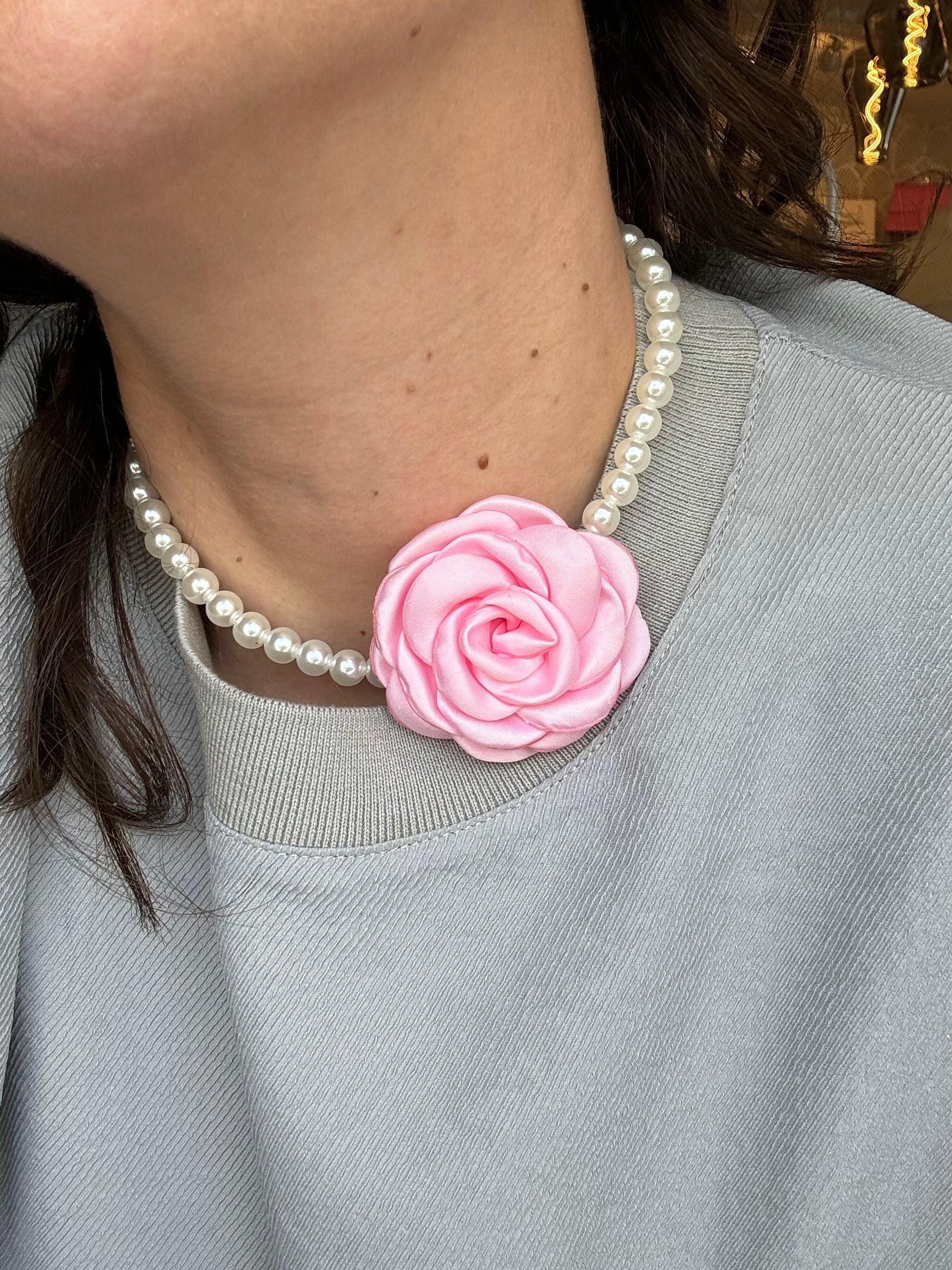 Collana perle e rosa