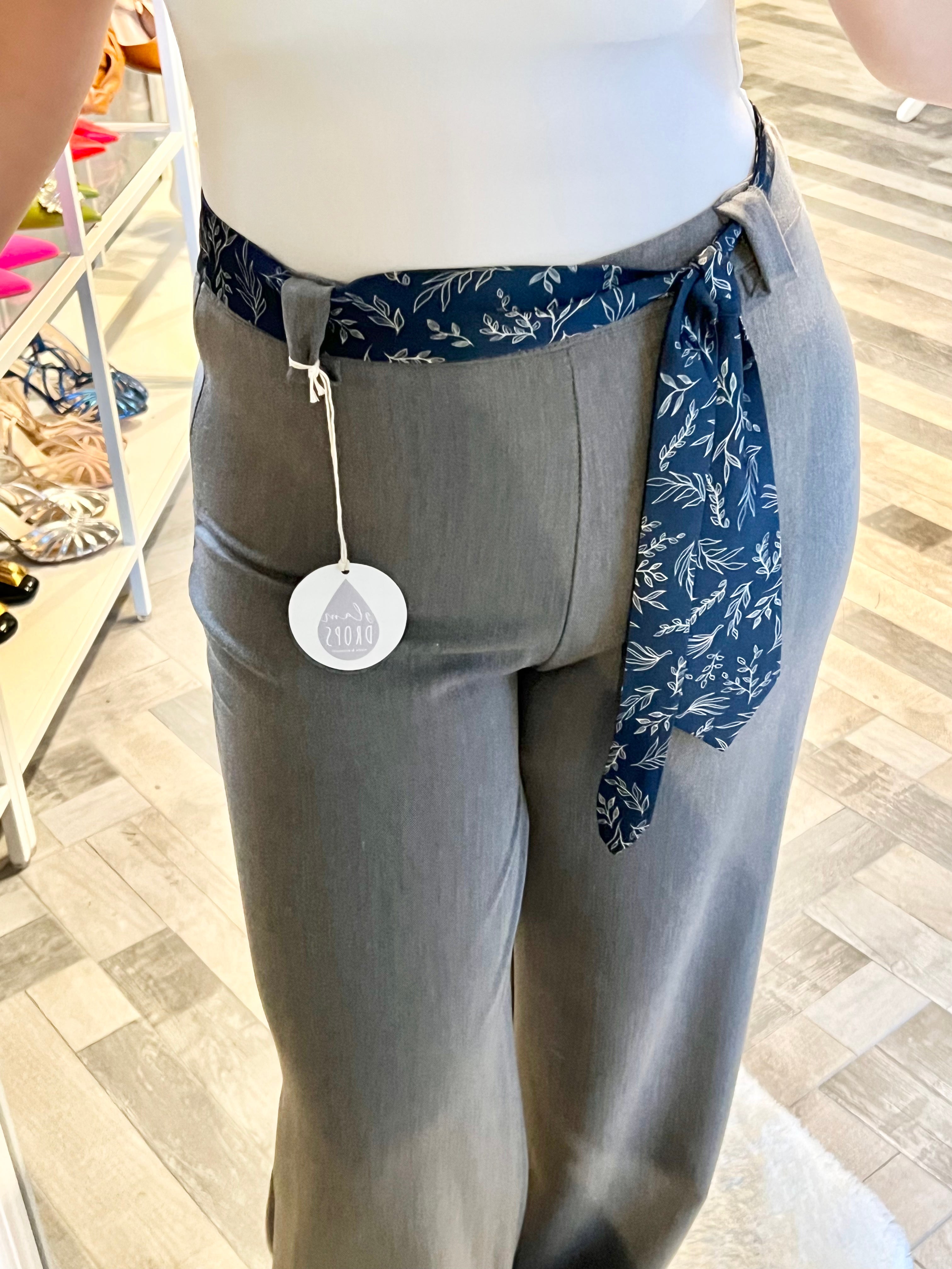 Pantalone con cinta cravatta