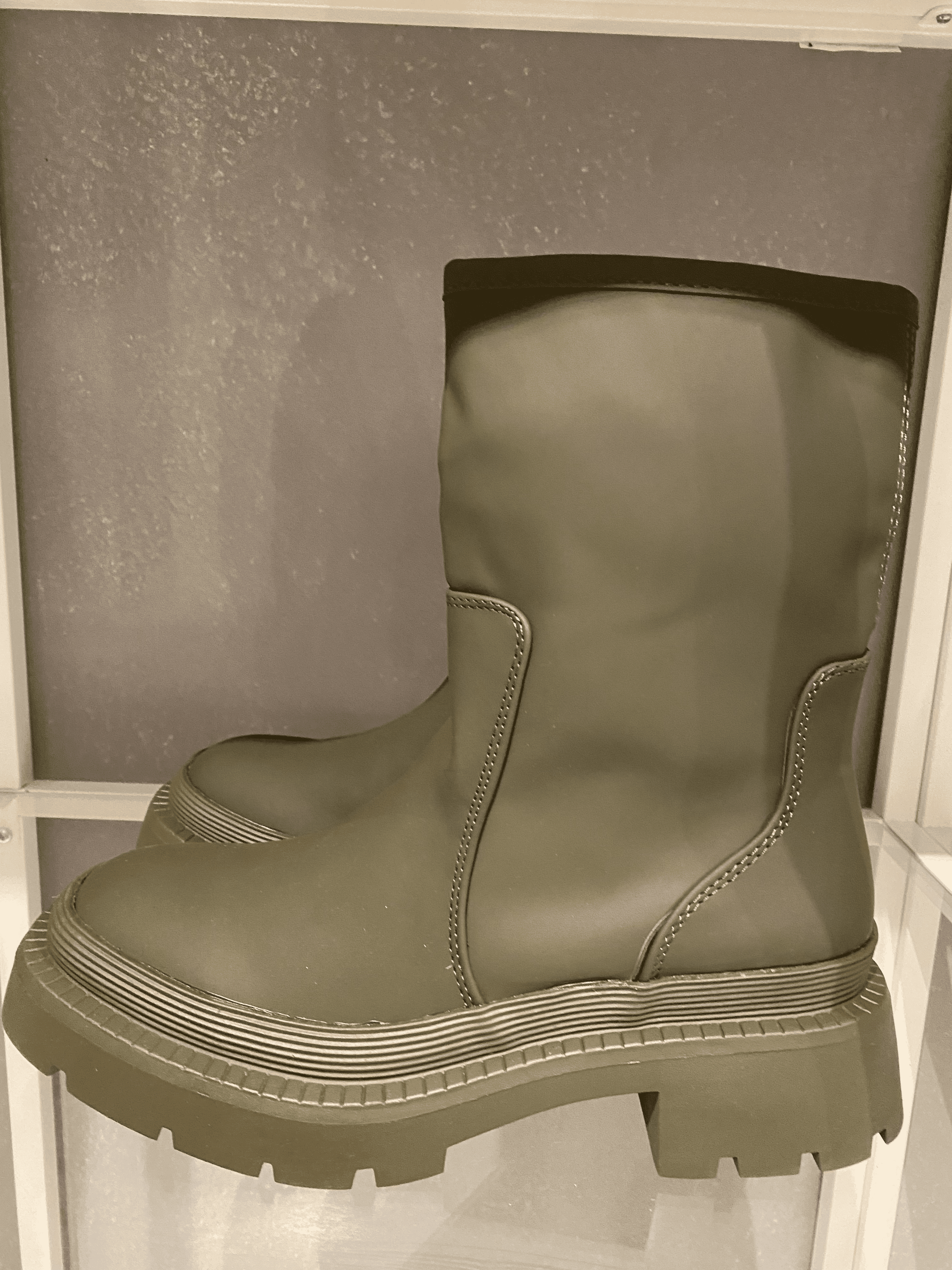 Combat boots quadrati