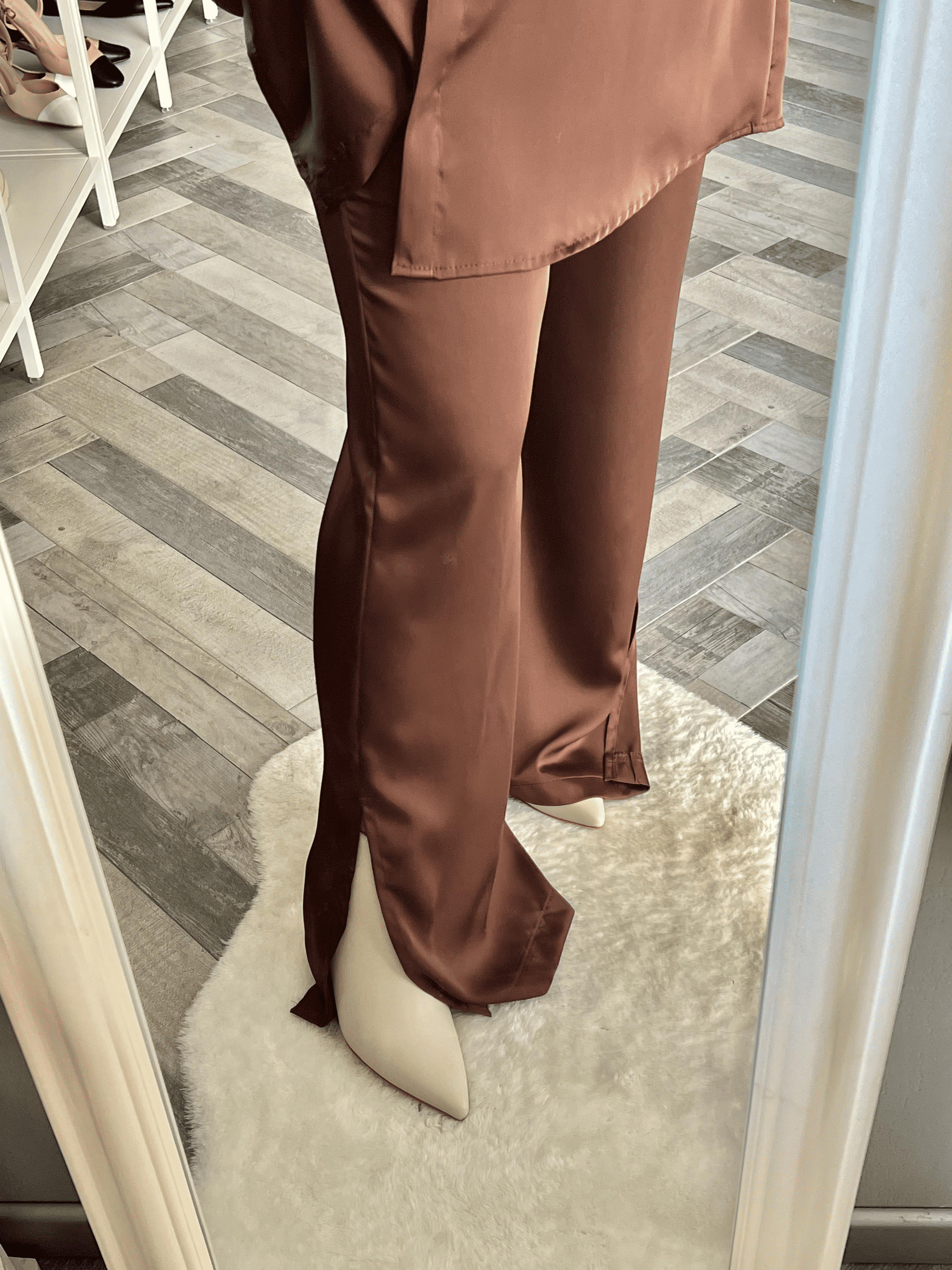 Pantaloni in satin con spacco The Lulù